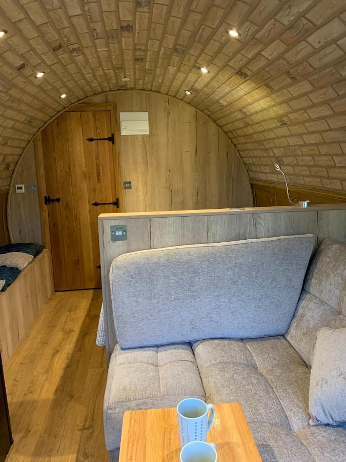 Romantic Escape Luxury Hobbit House With Hot Tub! Sheerness Bagian luar foto
